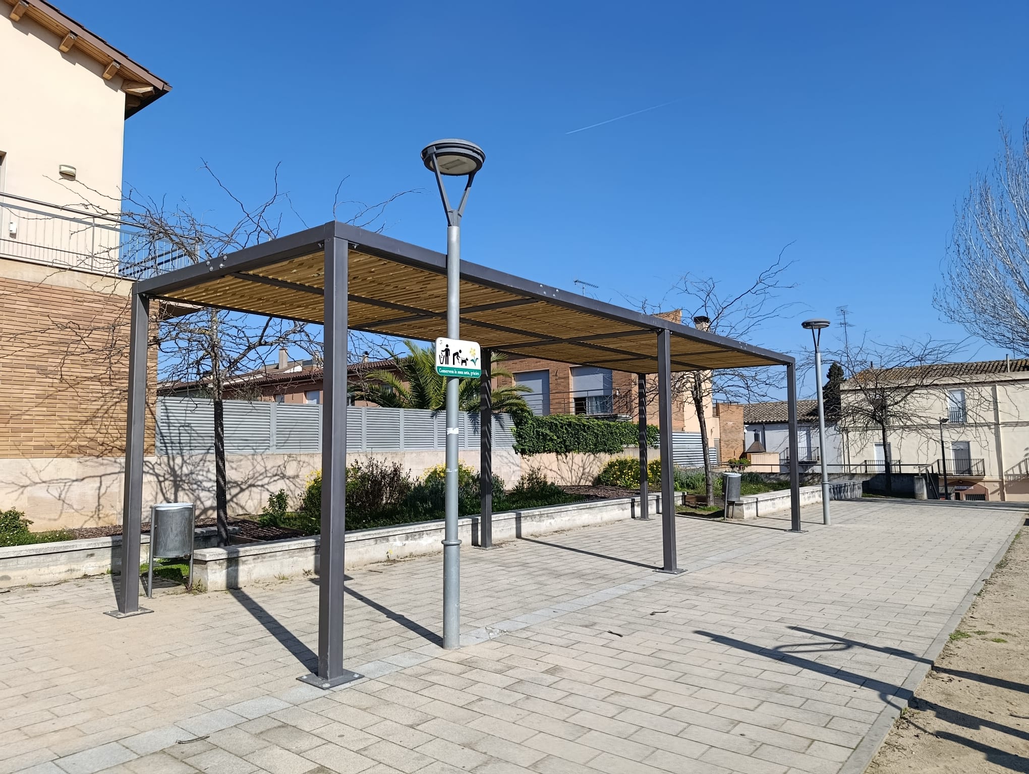 L'Ajuntament d'Avinyonet del Pened&egrave;s instal&middot;la tres noves zones d'ombra amb el suport de la Diputaci&oacute; de Barcelona